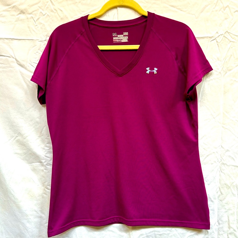 Under Armour HeatGear v neck workout tee